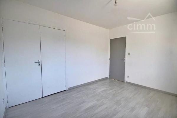 APPARTEMENT F3 de 72.41m²au 2ème et dernier étage.