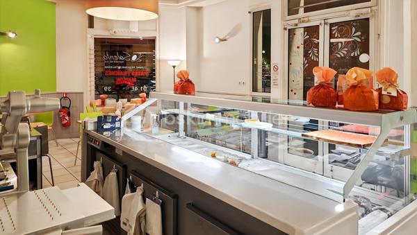 Local d activites de 70 m²