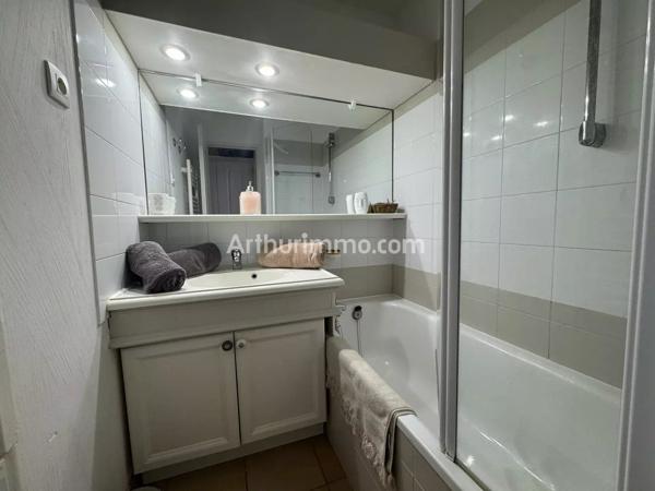 Vente                                                      Appartement
                        
                     2 pièces                      32 m2                     à Grimaud