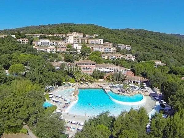 Vente                                                      Appartement
                        
                     2 pièces                      32 m2                     à Grimaud