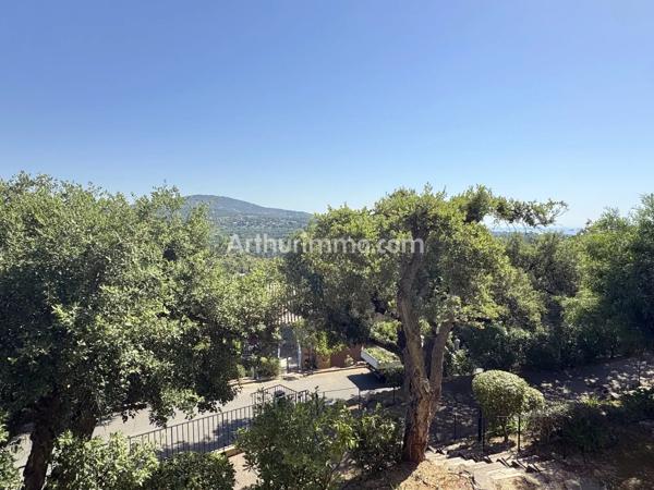 Vente                                                      Appartement
                        
                     2 pièces                      32 m2                     à Grimaud
