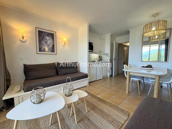 Vente                                                      Appartement
                        
                     2 pièces                      32 m2                     à Grimaud
