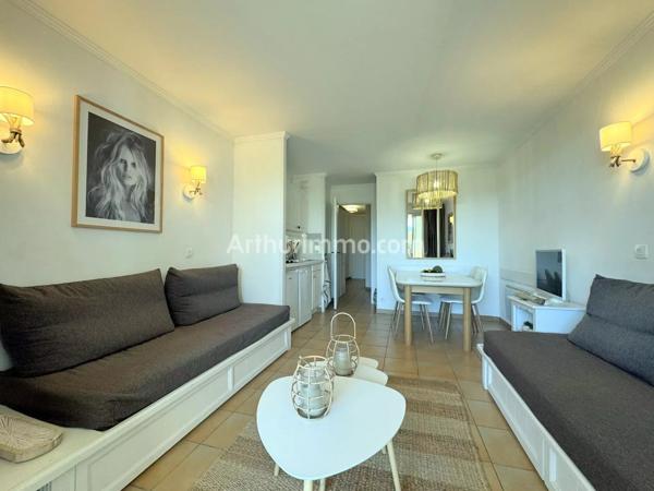 Vente                                                      Appartement
                        
                     2 pièces                      32 m2                     à Grimaud