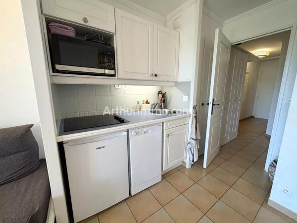 Vente                                                      Appartement
                        
                     2 pièces                      32 m2                     à Grimaud