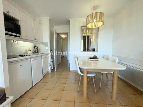 Vente                                                      Appartement
                        
                     2 pièces                      32 m2                     à Grimaud