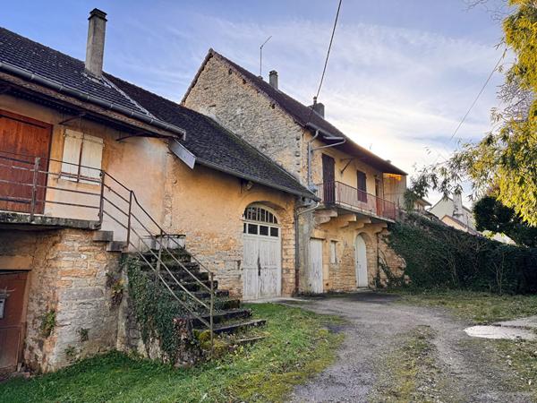 Ensemble immobilier à rénover / Fort potentiel / Trenal (39570) 123 m²