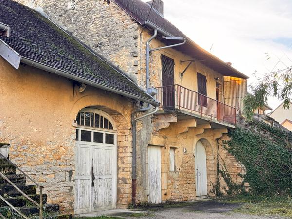 Ensemble immobilier à rénover / Fort potentiel / Trenal (39570) 123 m²