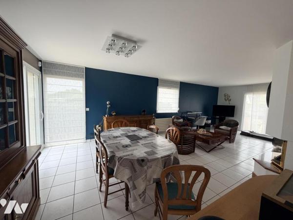 Maison d'habitation construite sur 2 étages 4 chambres