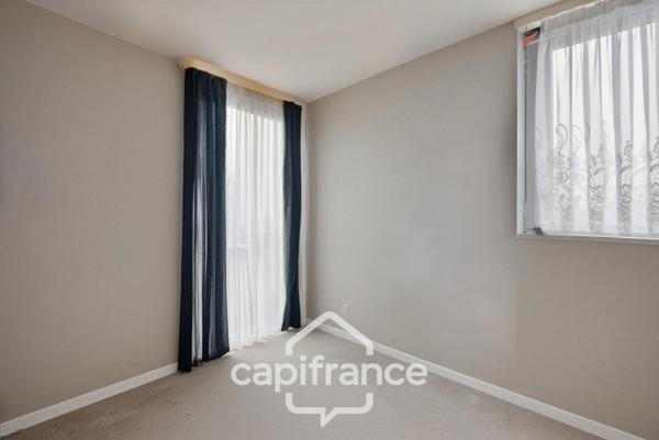 Appartement lumineux avec vue dégagée – Résidence sécurisée avec gardien