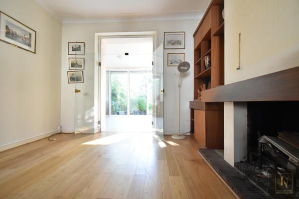 Maison
                                                                                                                                                                                                                                                                                                                        7 pièce(s)                                                                                                                                                                                                          4 chambre(s)                                                                                                                                                                                                          150  m²