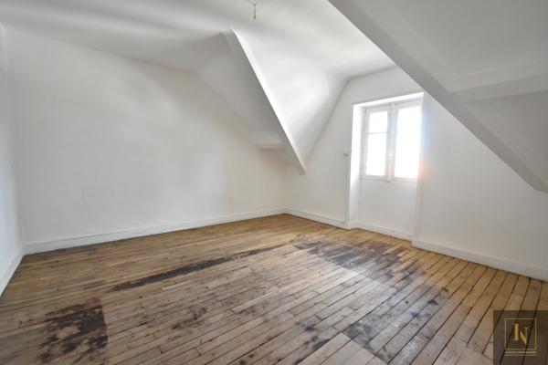 Maison
                                                                                                                                                                                                                                                                                                                        7 pièce(s)                                                                                                                                                                                                          4 chambre(s)                                                                                                                                                                                                          150  m²