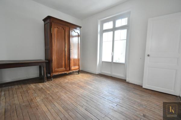 Maison
                                                                                                                                                                                                                                                                                                                        7 pièce(s)                                                                                                                                                                                                          4 chambre(s)                                                                                                                                                                                                          150  m²