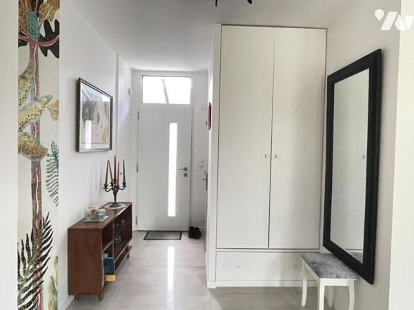 Baden – Maison d'architecte de plain-pied - vue bois privé - fond d'impasse