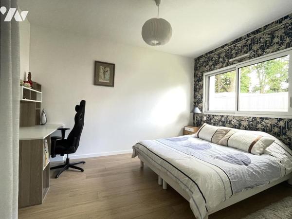 Baden – Maison d'architecte de plain-pied - vue bois privé - fond d'impasse