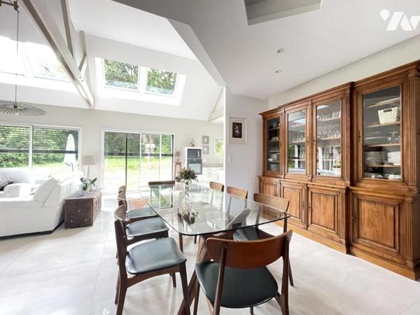 Baden – Maison d'architecte de plain-pied - vue bois privé - fond d'impasse