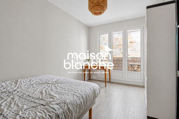 DUPLEX AVEC COUR A CIEL OUVERT DANS PETITE COPRO
