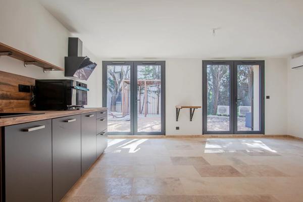 Vente                                                      Appartement
                        
                     1 pièces                      31 m2                     à Aix-en-Provence