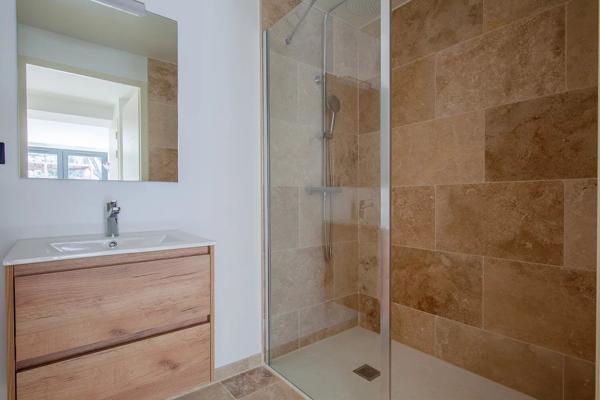 Vente                                                      Appartement
                        
                     1 pièces                      31 m2                     à Aix-en-Provence
