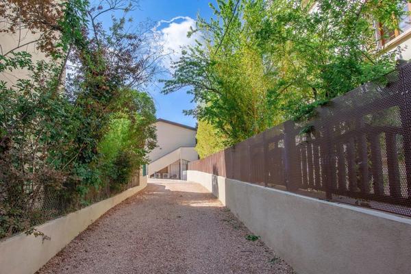 Vente                                                      Appartement
                        
                     1 pièces                      31 m2                     à Aix-en-Provence