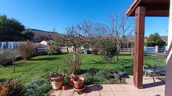 Villa plain-pied avec jardin