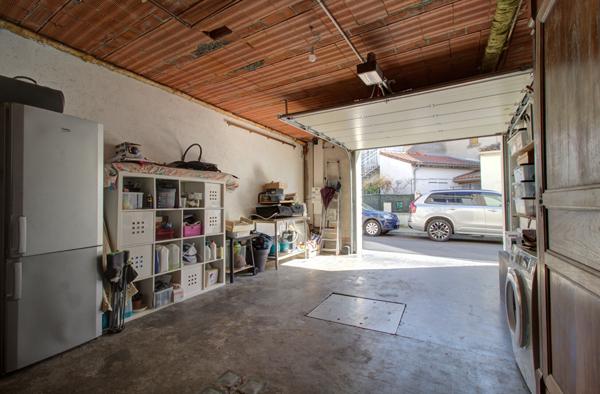 AGEN Quartier Palissy - Maison de ville de 142m² avec 3 chambres, garage, 2 balcons et une terrasse en bois.