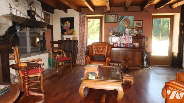 TERVAL, SUR PLUS DE 3 HECTARES, MAISON DE CAMPAGNE COMPRENANT UN PLAN D'EAU, UN BOIS ET UNE PRAIRIE.