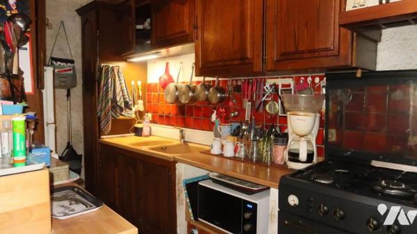 TERVAL, SUR PLUS DE 3 HECTARES, MAISON DE CAMPAGNE COMPRENANT UN PLAN D'EAU, UN BOIS ET UNE PRAIRIE.