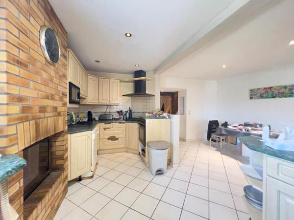 Maison Sevremoine 6 pièce(s) 141 m2