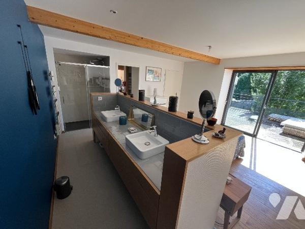 MAISON D'ARCHITECTE 127 m² sur 1900 m² de TERRAIN