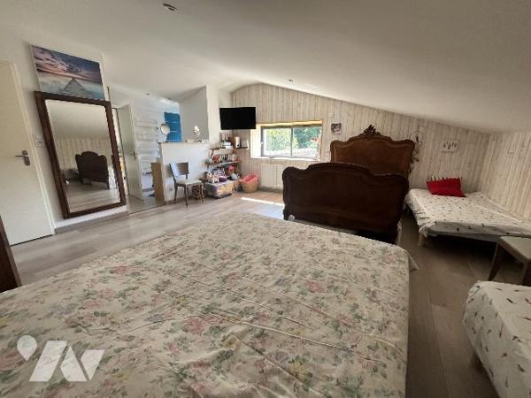 MAISON D'ARCHITECTE 127 m² sur 1900 m² de TERRAIN