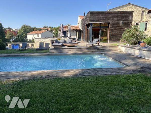 MAISON D'ARCHITECTE 127 m² sur 1900 m² de TERRAIN