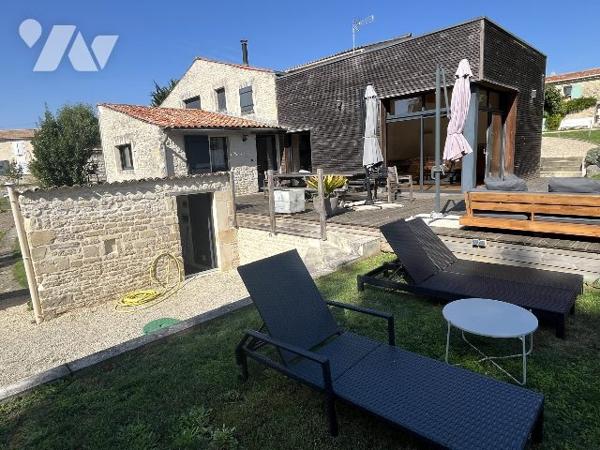 MAISON D'ARCHITECTE 127 m² sur 1900 m² de TERRAIN