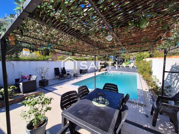 Maison de village avec jardin, piscine et appartement indépendant.
