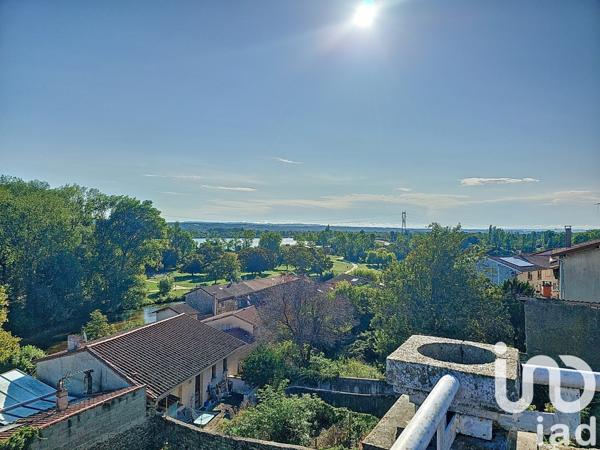 Maison de village 10 pièces de 227 m² à Saint-Pierre-de-Bœuf (42520)