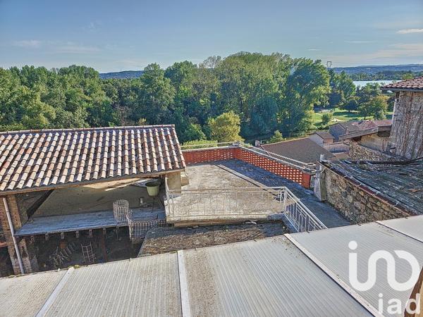 Maison de village 10 pièces de 227 m² à Saint-Pierre-de-Bœuf (42520)