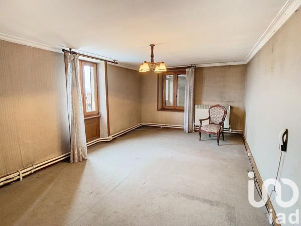 Maison de village 10 pièces de 227 m² à Saint-Pierre-de-Bœuf (42520)