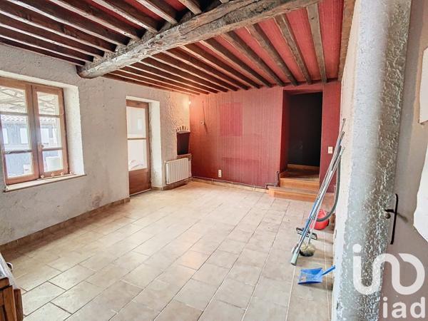 Maison de village 10 pièces de 227 m² à Saint-Pierre-de-Bœuf (42520)