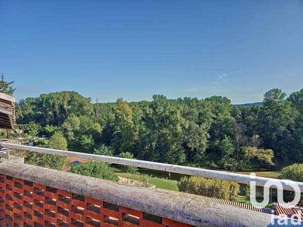 Maison de village 10 pièces de 227 m² à Saint-Pierre-de-Bœuf (42520)