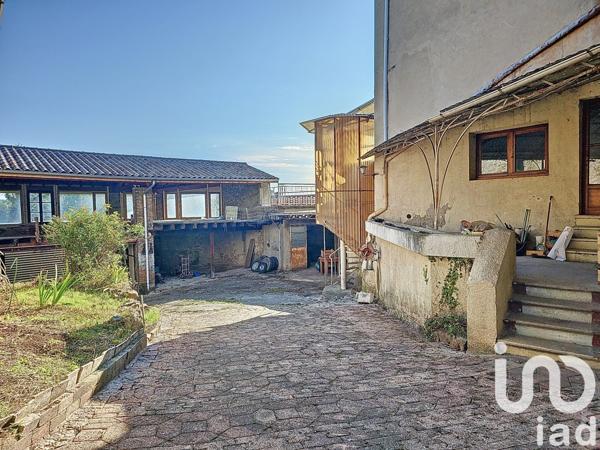 Maison de village 10 pièces de 227 m² à Saint-Pierre-de-Bœuf (42520)