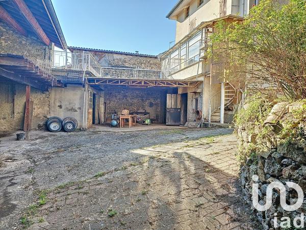 Maison de village 10 pièces de 227 m² à Saint-Pierre-de-Bœuf (42520)