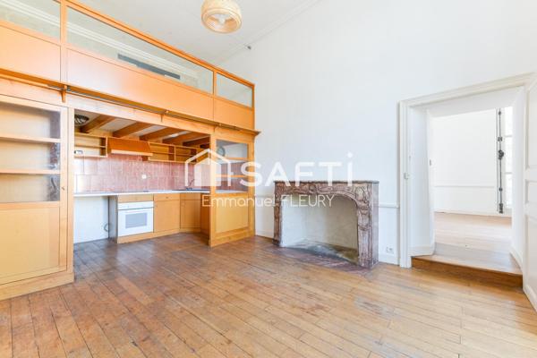Appartement spacieux Nantes centre 2 chambres (126.66 m²) au 1er étage