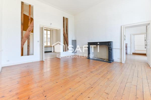 Appartement spacieux Nantes centre 2 chambres (126.66 m²) au 1er étage