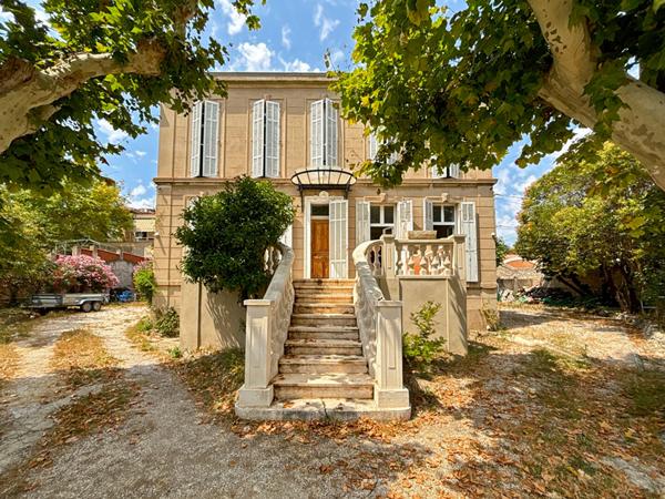 Maison T5 + studio 13015 Marseille