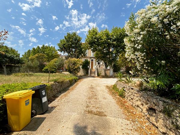 Maison T5 + studio 13015 Marseille