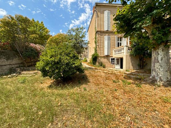 Maison T5 + studio 13015 Marseille