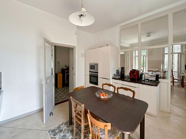 Maison T5 + studio 13015 Marseille