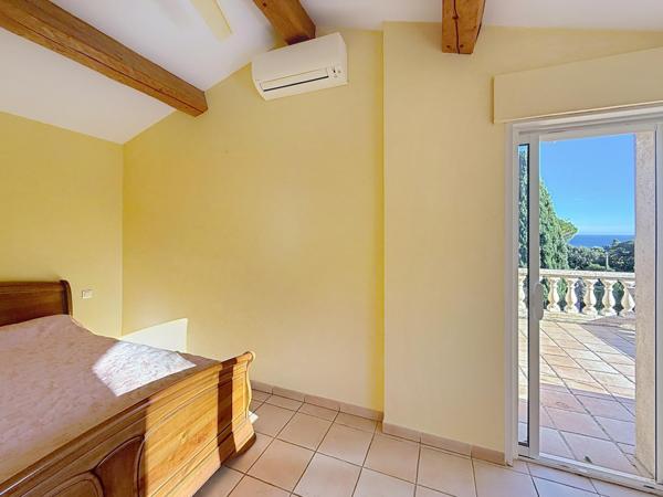 Maison à vendre  7 pièces - 242 m2 CAVALAIRE SUR MER - 83