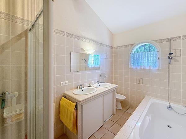 Maison à vendre  7 pièces - 242 m2 CAVALAIRE SUR MER - 83