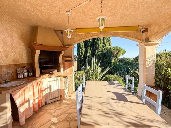 Maison à vendre  7 pièces - 242 m2 CAVALAIRE SUR MER - 83