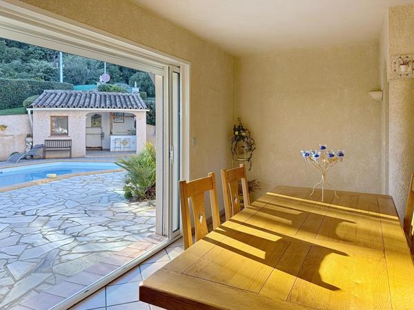 Maison à vendre  7 pièces - 242 m2 CAVALAIRE SUR MER - 83